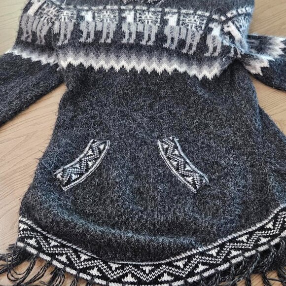 Andes Alpaca Fringed Hoodie Black/Cream Womens S/M Kangaroo Pockets - Picture 3 of 16